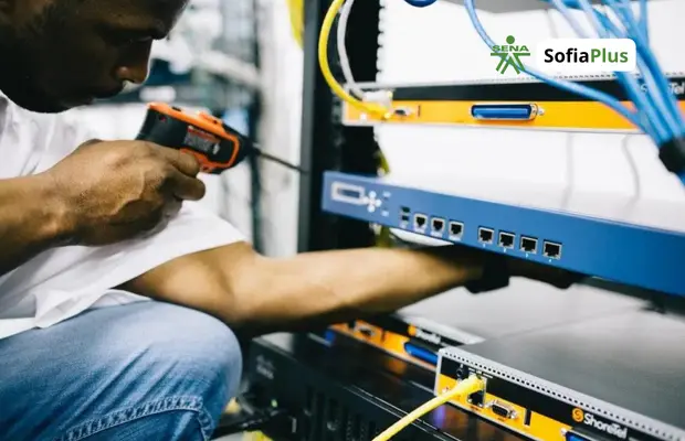 Perfil Profesional Técnico en Instalación y Reparación de Red de Fibra Óptica SENA 