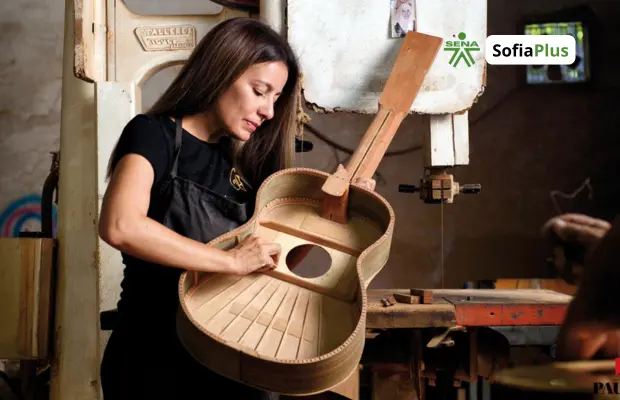 Técnico en Elaboración Artesanal de Instrumentos Musicales SENA 